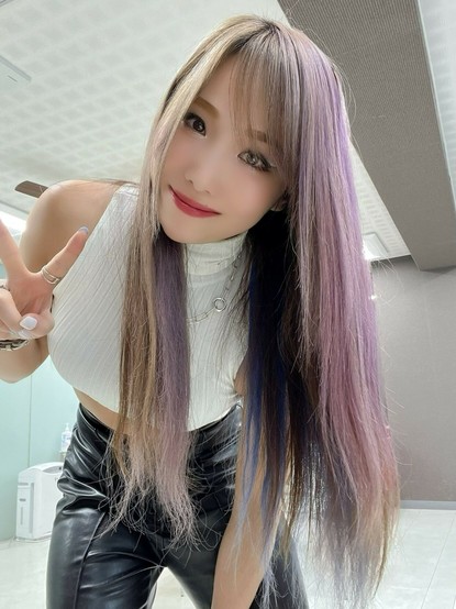 Joshi wrestler KAIRI with her new look pink and blonde hair