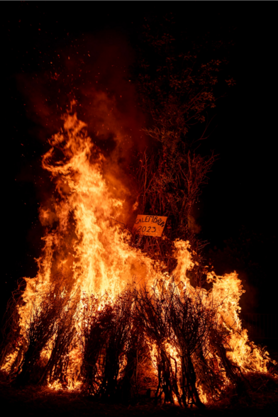 un très très grand feu