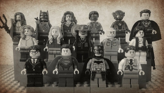 The cast of Zack Snyder's Justice League, as LEGO minifigures