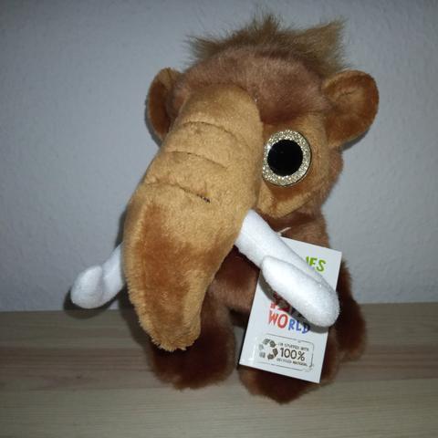 ein kleines süßes Mammut Kuscheltier