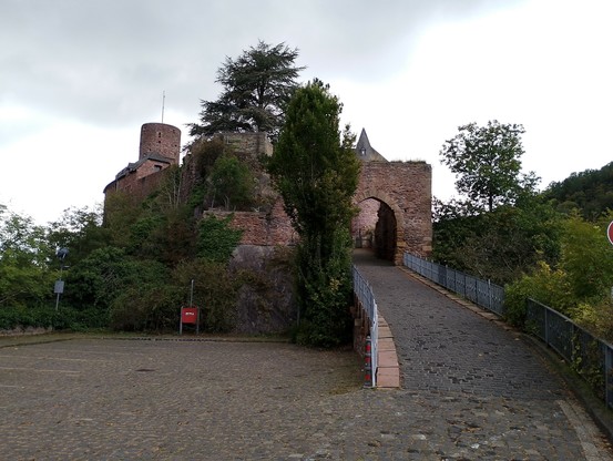 Burg Hengebach in Heimbach