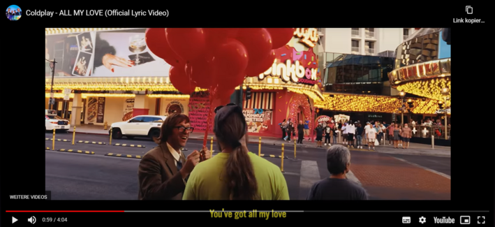 Bildschirmfoto Chris Martin inKognito in Las Vegas Video zum neuen Nummer 1 Hit der Herzen und Seelen weltweit ;-)

3.581.101 Aufrufe  Premiere am 04.10.2024  #moonmusic #coldplay #allmylove
Stream / download here: https://coldplay.lnk.to/AllMyLove

'All My Love' is taken from Coldplay's tenth studio album Moon Music landing on October 4, available to pre-order here: https://coldplay.lnk.to/MoonMusic 🌙 ...