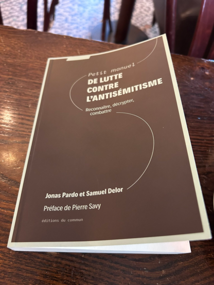 Le recto du livre "Petit manuel de lutte contre l'antisémitisme"
