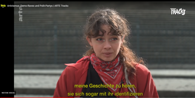Screenshot Dezember 2024 Lotta erklärt warum sie handelt

Uno spettacolo in tre atti nato da una profonda esigenza di cambiamento. Ho scelto di scendere in piazza per combattere, per avere un futuro. Lì porterò con me la mia arma, la musica. #DETONAZIONE vuole generare una reazione, vuole provocare, vuole smascherare. 

Può essere realizzato in teatro o in piazza. Il Tour europeo (Parigi, Berlino, Praga, Vienna) è solo l’inizio. 

Follow Lotta on...
Instagram:   / iosonolotta  
TikTok:   / iosonolotta  
Facebook:   / iosonolotta  
Official Website: https://lottaforchange.it

Testi e interpretazione: Lotta (Carlotta Sarina)
Regia spettacolo: Mauro Sarina
Musica: Carlotta Sarina e Eubasss con la collaborazione di Diavolo Urbano e Leonardo Boschi
Scrittura e testi: Carlotta Sarina e Marisandra Lizzi
Song Writing: Carlotta Sarina con la collaborazione di Dario Manzo
Vocal coach: Oreste Cosimo
Riprese sul campo e regia video: Andrea Della Rocca di ARE Films
Vestiti di scena e del tour: Clothest
Promotore e Ufficio stampa: Mirandola Comunicazione
Sito e grafica: Christian Viaggio e Massimo Ceriati di Studio Réclame
Fotografie: Marco Zucchiatti
Traduzione testi: Manuela Maya Mariani
Location video di lancio: Cumiana 15
Service video: Florin
E il contrabbasso del tour è quello di Nicolò Cadei