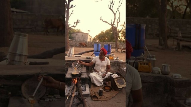 गाँव का खाना 😋 #desi #desikhana #food #foodie #rajasthan #village #culture #ytshorts #shorts #reels