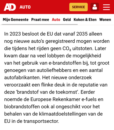 In 2023 besloot de EU dat vanaf 2035 alleen nog nieuwe auto’s geregistreerd mogen worden die tijdens het rijden geen CO₂ uitstoten. Later kwam daar na veel lobbyen de mogelijkheid van het gebruik van e-brandstoffen bij, tot groot genoegen van autoliefhebbers en een aantal autofabrikanten. Het nieuwe onderzoek veroorzaakt een flinke deuk in de reputatie van deze ‘brandstof van de toekomst’. Eerder noemde de Europese Rekenkamer e-fuels en biobrandstoffen ook al ongeschikt voor het behalen van de klimaatdoelstellingen van de EU in de transportsector.
