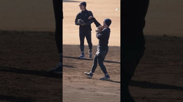 【巨人】プロ野球選手の守備練習【湯浅大】　#shorts #baseball #sports #ジャイアンツ #巨人 #プロ野球