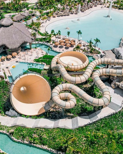 El Dorado Park, The Water Temple, Cap Cana, Dominican Republic
Soon we will talk about our contribution in the construction of this spectacular water park, the largest in the Caribbean... And the most impressive!