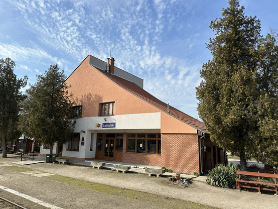 Bahnhofsgebäude Lakitelek