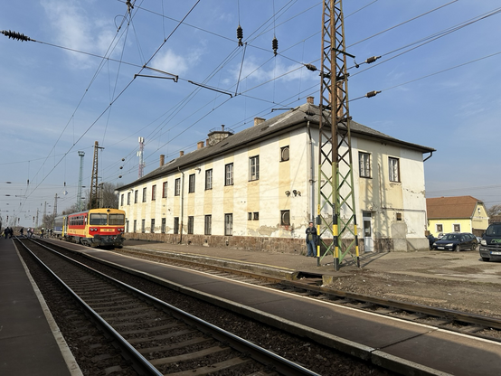 Brotbüchse mit Beiwagen in Kál-Kápolna