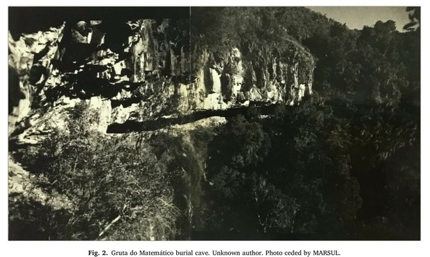 photo - Gruta do Matematico burial cave. Unknown author.