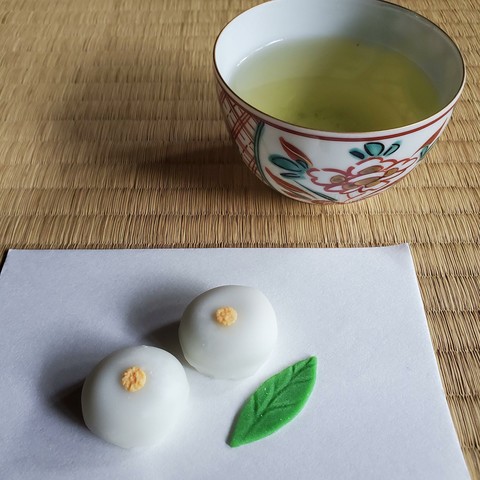 Delicate sweets modeled on the kind of camellia flowers found on tea bushes. It is very unusual to see tea bushes in bloom as they are usually carefully cultivated.