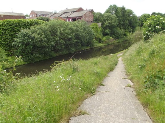 A photo titled "Engine Arm Aqueduct - BCN Old Main Line - Wolverhampton Level - towpath to New Main Line", taken near Basin Bridge, Bridge Street by ell brown on Flickr.