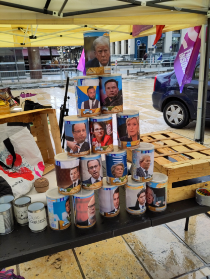 Chamboule tout avec les têtes de Trump, Macron, Retailleu, Hollande, Attal et compagnie