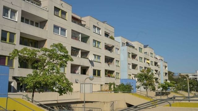 Amt erteilt Hunderten Mietern Duschverbot