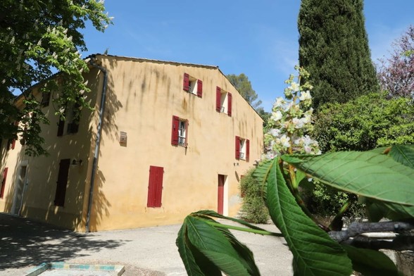 L’art contemporain fait une excursion au sein du patrimoine rural des Alpes-de-Haute-Provence