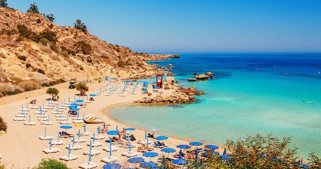 The stunning Mediterranean island with 4 million tourists a year that's 'divided in two' | World | News