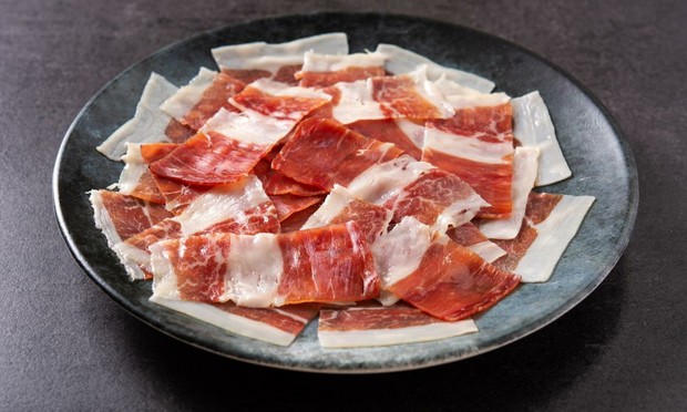 Plato de jamón serrano (Getty Images/iStockphoto)