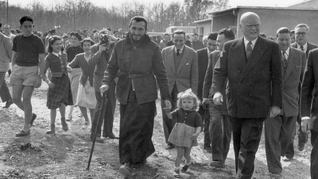 Après l’hiver 1954, la cité du Plessis-Trévise a été la première construite pour aider les sans-logis suite à l’appel de l’abbé Pierre. Ce fut l'une des premières cités d'urgences construites suite à l'appel de l'Abbé Pierre, à l'hiver 1954. La « Cité de la Joie », a vu le jour pour abriter les familles les plus démunies au Plessis-Trévise. Une communauté particulière : elle fut la toute première à accueillir des femmes. Elle leur était même réservée dans un premier temps.