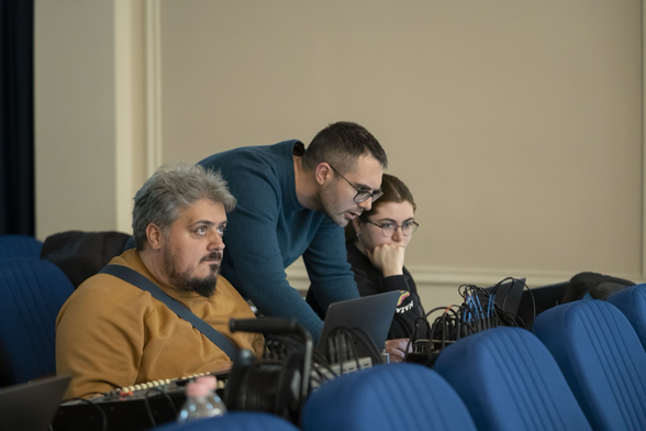 In regia Guido Paolo Longo, Nicola Monopoli e Simona Dichio.