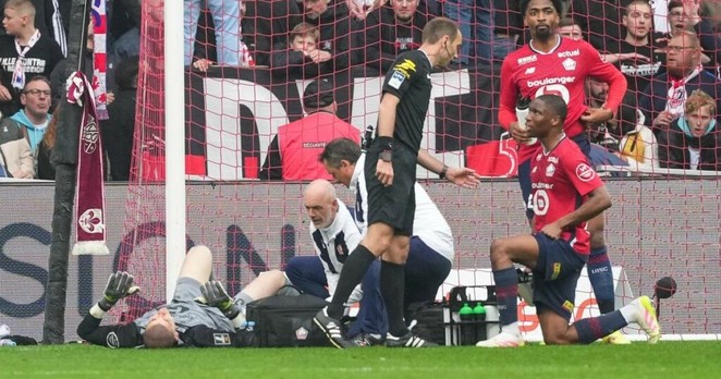 «On a eu peur», Lucas Chevalier a «deux ou trois dents cassées» après Lille-Auxerre