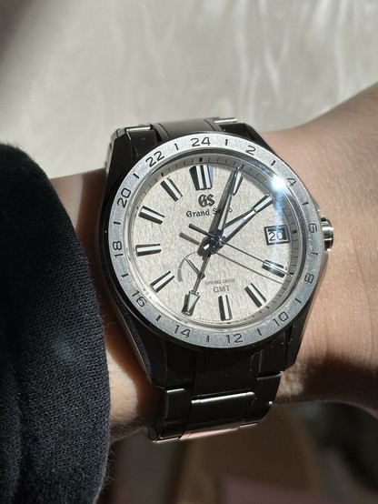 Wrist shot of the SBGE285 aka Mistflake