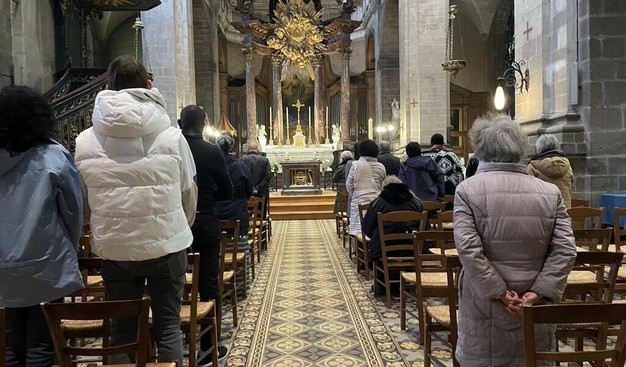 « Un homme d’une grande simplicité » : à Rennes, les fidèles réagissent à la mort du