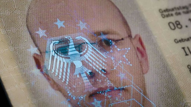Neue Regelung auch in Ditzingen: Warten auf Geräte für neue Passfotos