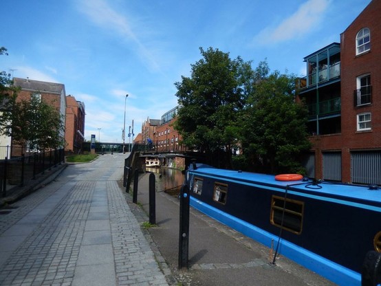A photo titled "Barge in front of City Road, 2016 Jul 17", taken near Bridge 123B, City Road by Dunnock_D on Flickr.