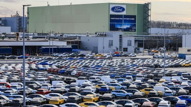 Mitarbeiter zittern: Teile des Ford-Werks in Köln sollen verkauft werden | Regional