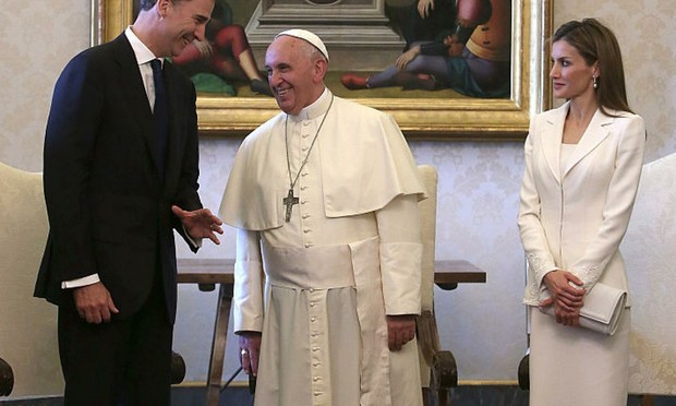Los reyes, con el papa Francisco en 2014 (Getty Images)