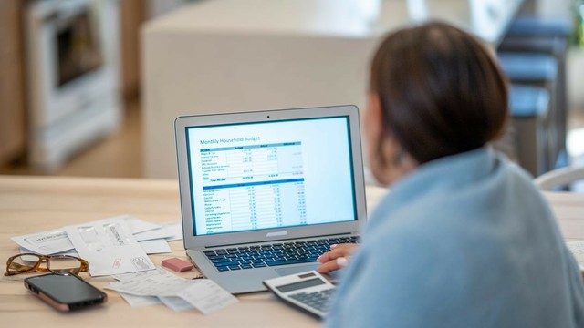 How do I build an emergency fund? Best tips to grow your savings