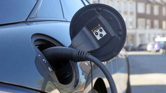 E-Auto-Zahlen 2025 in Frankfurt: Über 16.000 Elektroautos gemeldet