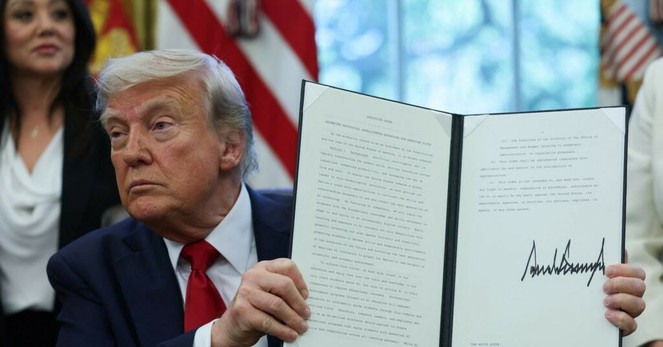 トランプ氏、大学に一段の圧力　奨学金巡る認定厳格化など大統領令署名 | ロイター