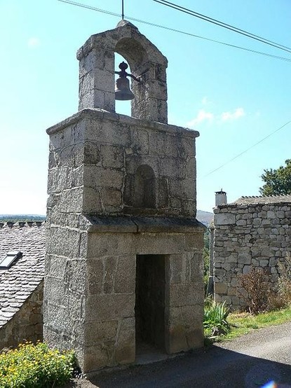 Clocher de tourmente de Servies à #MontLozèreetGoulet (#Lozère) Les clochers lozériens connus sous l'appellation clochers de tourmente, intéressent une aire culturelle et géographique limitée aux franges du mon...
Suite 👉 https://monumentum.fr/monument-historique/pa00103943/mont-lozere-et-goulet-clocher-de-tourmente-de-servies
#Patrimoine #MonumentHistorique
Photo CC-BY-SA 4.0 : Ancalagon