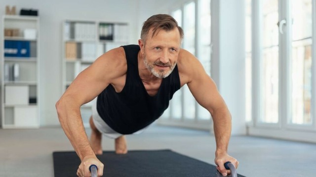 Shanghai gym visit turns into health scare for midlife Kiwi traveller