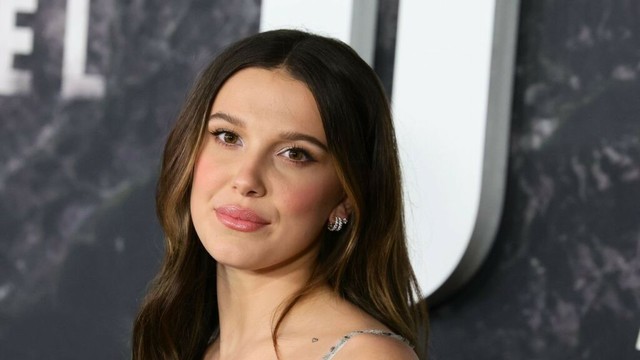 いじめの過去と向き合って。俳優ミリー・ボビー・ブラウンが若者へ届ける言葉【社会変化を率いるセレブたち】 | Vogue Japan