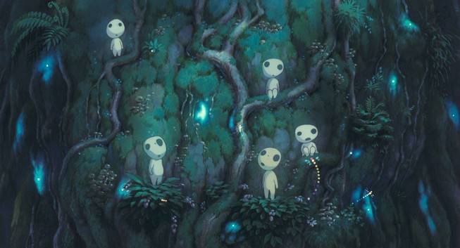 Image tirée de l'animé Princesse Mononoke.
On y voit des Kodoma, petits personnages blancs aux têtes asymétriques silencieux qui sont répartis autour d'un arbre immense.