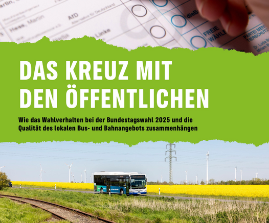 Cover der Studie "Das Kreuz mit den Öffentlichen": Ein Wahlzettel der Gerade angekreuzt wird, darunter ein fahrender Bus neben einer Bahnschiene auf dem Land. Quelle: https://www.greenpeace.de/publikationen/Das_Kreuz_mit_den_Öffentlichen.pdf