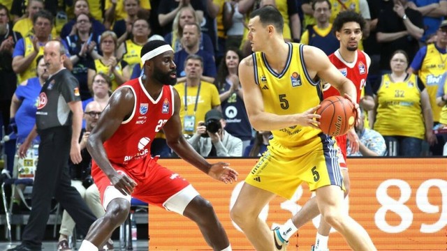 Video-Highlights: ALBA BERLIN - SYNTAINICS MBC - Basketball-Bundesliga - Video