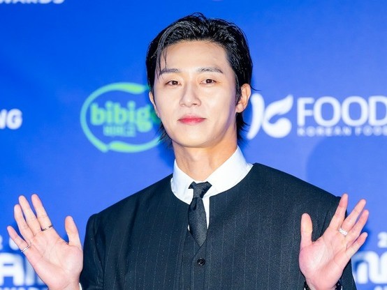 俳優パク・ソジュン、脳腫瘍患児を支援していた！家族から届いた直筆手紙に「頑張って生きようと誓う」 | cinemacafe.net