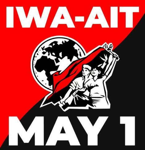graphisches Logo der IAA mit zwei Arbeiter*innen mit Werkzeug und rot-schwarzer Fahne vor einer Weltkugel, mit rot-schwarzem Hintergrund un dem weißen Schritzug: "IWA-AIT - May 1"