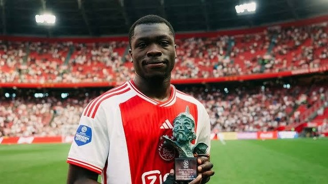 Should PSG buy Brian Brobbey.. ?