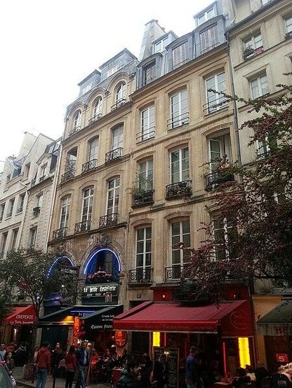 Immeuble à #Paris5 (#Paris) Construction 2e quart XVIIIe siècle. Façade et toiture sur la rue de la Harpe ; l'escalier avec sa rampe en fer forgé (cad. 05 : 04 BP 99) : inscription par arrêté du 28 décembre 197...
Suite 👉 https://monumentum.fr/monument-historique/pa00088450/paris-5e-arrondissement-immeuble
#Patrimoine #MonumentHistorique
Photo CC-BY-SA 4.0 : Aih2