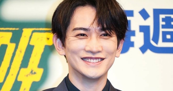 町田啓太、お茶目な”夫婦”ツーショット「美男美女な夫婦」「雰囲気も似てる」 - ORICON