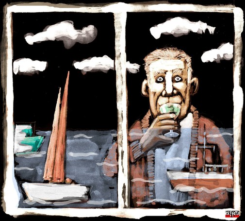 Wir sehen einen Mann hinter einem Fenster stehen und aus einem Weinglas trinken. Im Fenster spiegeln sich Wolken und ein Fluss mit mehreren Schiffen.