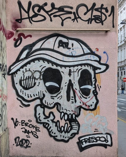 street art: black &amp; white sprayed skull