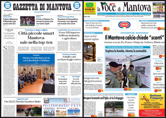 Due prime pagine di giornali locali su uno schermo. A sinistra, la "Gazzetta di Mantova" con il titolo principale "Città piccole smart Mantova sale nella top-ten". A destra, "La Voce di Mantova" con il titolo "Il Mantova calcio chiede 'sconti'". Entrambe le pagine presentano vari articoli e immagini, con testi e fotografie che trattano di notizie locali e regionali.  .