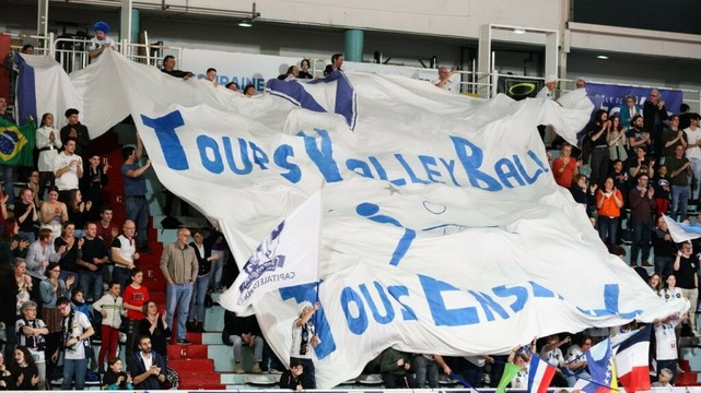 le manque de places pour les supporteurs du TVB ne passe pas