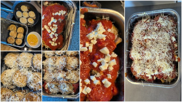 Auberginen in Scheiben, bemehlt, in Ei gewendet und in der Pfanne ausgebacken
Geschichtet, mit Parmesan bestreut
Mit Tomatensauce bedeckt mit gewürfeltm  Mozzarella bestreut und noch einmal eine Schicht mit allem